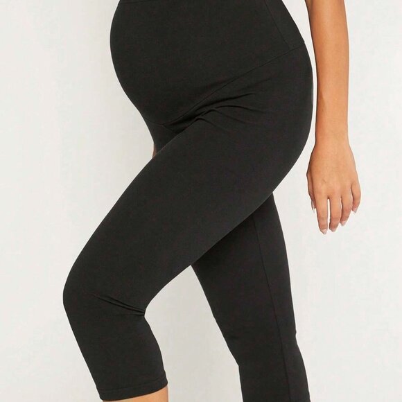 Black Maternity Adjustable Waist Capri Leggings - Picture 5 of 5